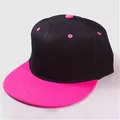 Verstellbare Streetstyle Baseballkappe mit flachem Schirm in Schwarz-Rosa Kontrastdesign - Verstellbar / Magenta und Schwarz