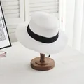Klassischer weißer Strohhut mit schwarzem Band für sommerliche Strandausflüge - M (56-58cm) / Reinweiß