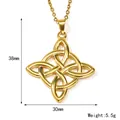 Goldener Keltenknoten-Anhänger aus Titanstahl mit Maßen von 38 mm mal 30 mm - Gold