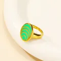 Schicker, 18 Karat vergoldeter ovaler Ring mit grünem Emaille-Design für Damen - US 6 / Gold Grün Emaille