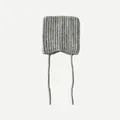 Berretto grigio in misto alpaca a forma quadrata con orecchie da gatto e laccetti intrecciati - 22x20cm / Grigio chiaro
