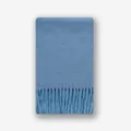 Himmelblauer Wollmischschal mit Fransenverzierung in weich gefalteter Anordnung - 220x30cm / (32% Wolle) Gemustertes Blau