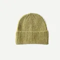 Weiche Beanie aus Alpaka-Wollmischung in Hellgrün mit Rippenstrick und breitem Umschlag - 20x22cm / Zitronengelb