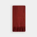 Schal aus tiefburgunderroter Mohair-Wollmischung mit weichen Fransen in minimalistischem Design - Retro Kupfer / 210x26cm