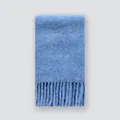 Himmelblauer Schal aus Alpakawolle-Mix mit weicher Bürstentextur und Fransen-Details - 200x27cm / Eisblau