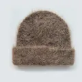 Dunkelbraune flauschige Alpaka Strickmütze für Damen mit minimalistischem Aufschlag - 23x26cm / Kaffeebraun