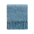 Himmelblauer Schal aus Alpakawolle mit dicken Fransen auf weißem Hintergrund - Blau / 200x26cm