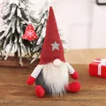 Gnome de Noël en peluche avec bonnet rouge et barbe blanche sur décor en bois - Chapeau Rouge avec Étoile / Rouge