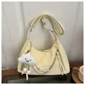 Sac sous le bras jaune pâle en similicuir avec chaîne en perles et pendentif nuage doux - Avec Pendentif / Jaune