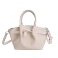 Schicke beige geflochtene Beuteltasche mit Umhängeriemen und Schnallendetail - Weiß
