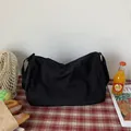 Bolso bandolera grande de nailon plisado negro de estilo minimalista para uso diario - Negro