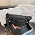 Schicke schwarze Nylon-Brusttasche mit verstellbarem Gurt und Doppelreißverschluss - Schwarz