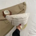 Minimalistische cremeweiße Umhängetasche aus Nylon mit praktischen Doppel-Reißverschluss - Weiß