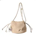 Sac seau beige élégant avec bandoulière chaîne dorée et pompon décoratif - Khaki Avec Pendentif
