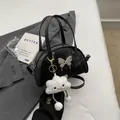 Borsa bowling nera con ciondolo a farfalla e portachiavi a nuvola in peluche - Con Ornamento / Nero con Pendente