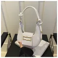 Sac bandoulière blanc minimaliste en relief crocodile avec boucle géométrique dorée - Blanc