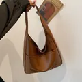 Retro brown large-capacity tote shoulder bag with leather texture and front pocket - Brown