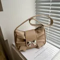 Sac hobo kaki en similicuir mat avec détail de nœud et boucle métallique argentée - Kaki