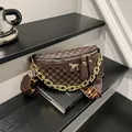 Braune Brusttasche mit Monogramm, goldener Schnalle und Jacquard-Gurt im Variant-Stil - Kaffeebraun