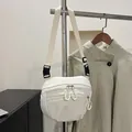 Borsa a tracolla chic in nylon beige con trama a griglia e tracolla regolabile - Stile Plaid Beige / Bianco Sporco