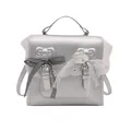 Silberner Mini-Rucksack für Damen mit Spitzenkanten und zwei metallischen Schleifen - Silber