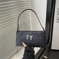 Borsa sottobraccio grigio antracite con motivi circolari e fiocco in metallo argento - Monogramma Vintage Nero