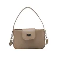 Bolso bombonera minimalista de piel sintética beige con detalles en color plata - Caqui