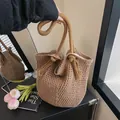 Braune gewebte Tragetasche mit Fransen und Seilgriffen für den Strandurlaub-Stil - Khaki
