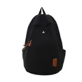 Mochila escolar negra minimalista con logotipo de letra A blanca y detalles de cuero - Negro