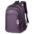 Mochila de viaje color púrpura oscuro con logotipo plateado y colgante decorativo - Morado
