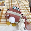 Borsa a tracolla in nylon rosa e beige con design a papera e ciondolo orsetto di peluche - Rosa
