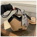 Sac cabas rétro en daim kaki avec ouverture en V et poignée enroulée d'un foulard - Kaki