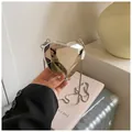Sac de soirée cœur argenté à facettes géométriques avec bandoulière en chaîne - Argent