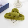Elegante pinza para el pelo de felpa verde hierba con piel sintética suave y muelle - Verde Militar