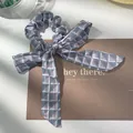 Elastico per capelli con fiocco a quadretti geometrici blu polvere e rosa elegante - Stile Rombo Geometrico Grigio / Grigio