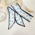 Eleganter weißer Schal aus Chiffon mit grünem Smiley-Muster und schwarzem Rand - Weiß/Lächeln