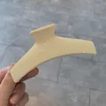 Pinza per capelli minimalista grande giallo crema con finitura lucida per acconciatura - Bianco Sporco
