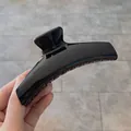 Grande molletta per capelli nera minimalista per capelli folti con finitura lucida ed elegante - Nero