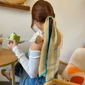 Gelbes langes Haartuch aus Chiffon mit weißem geometrischem Muster und hellblauem Rand für Zopf - Gelb Weiß Gepunktet