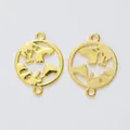 Detalle de colgantes de mapa del mundo dorados con anillas dobles para joyería DIY - Dorado