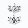 Vintage Silber Lotusblume Anhänger mit Om-Symbol aus antikem Legierungsmaterial - Antiksilber
