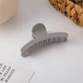 Grande pince à cheveux gris mat au style minimaliste pour coiffure élégante - Gris