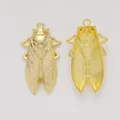 Goldener Zikadenanhänger aus Legierung für DIY-Schmuck mit realistischer Flügelstruktur - Gold