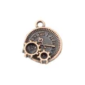 Primer plano de colgante de engranaje de reloj steampunk en cobre antiguo para joyas - Cobre rojo antiguo
