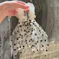 Coletero de malla blanco roto con corazones negros y detalles de perlas colgantes - Blanco
