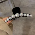 Franse vintage haarklem van zwart fluweel met elegante witte imitatieparels - Parelstijl Haarklem