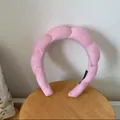 Cerchietto imbottito in spugna rosa con design ondulato morbido e fodera antiscivolo - Rosa