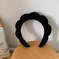 Cerchietto imbottito in velluto nero intrecciato per donna con design a corona alta - Nero