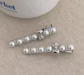 Pinzas para el pelo plateadas con perlas blancas, strass y detalle de lazo en 3D - Estilo Perla Lazo Plateado / Blanco