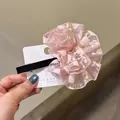 Detalle de pinza para el pelo con flor de encaje rosa bordada en tarjeta - Clips de resorte / Rosa
